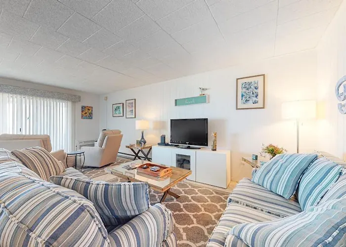 Comfortable And Convenient Oceanside With Shared Pool Free Wifi & Balcony *